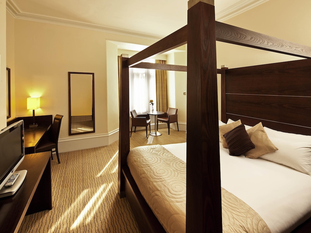 Mercure Bradford Bankfield Hotel 14/50