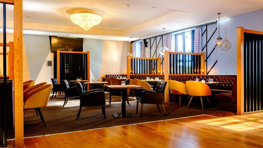 Claregalway Hotel 71/93