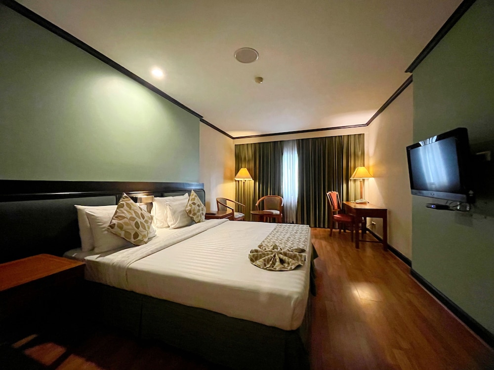 PREMIUM, DELUXE, KING BED