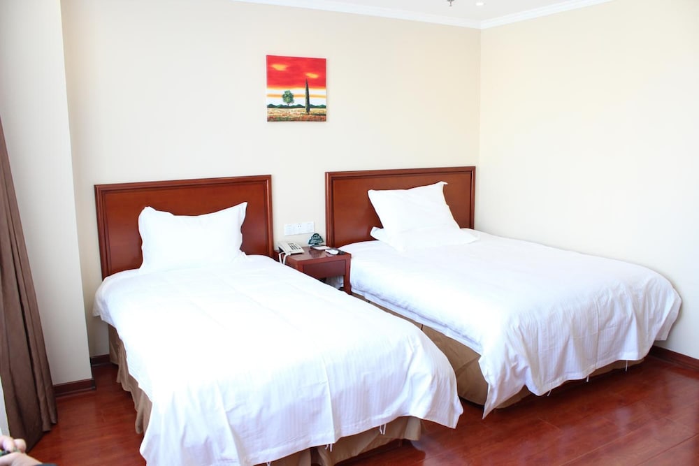 GreenTree Inn Shanghai Songjiang WanDa Plaza RonGMEi Road Express Hotel 5/20