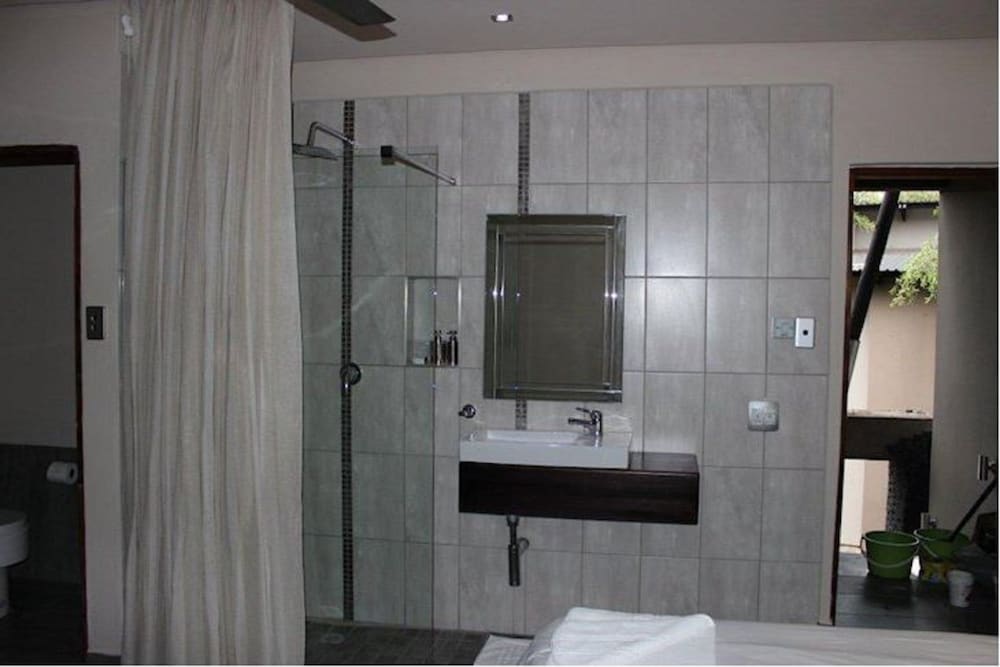 Ecolux Boutique Hotel 49/50