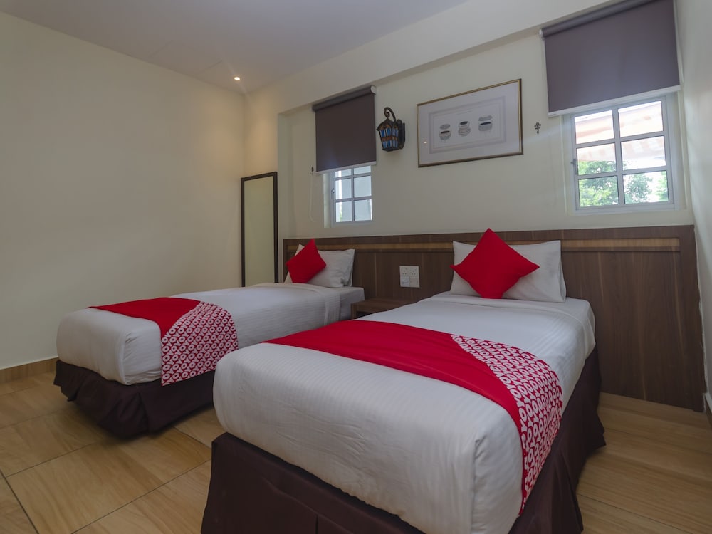 DELUXE, TWIN BEDS