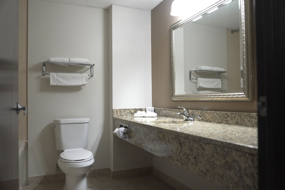 غرفة قياسية بسريرين كوين، American Inn & Suites Waterford 2/2