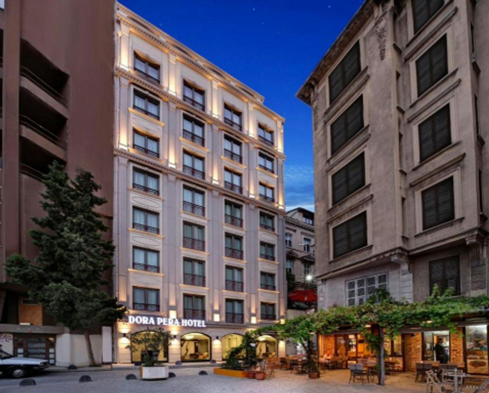 Dora Pera Hotel 60/63