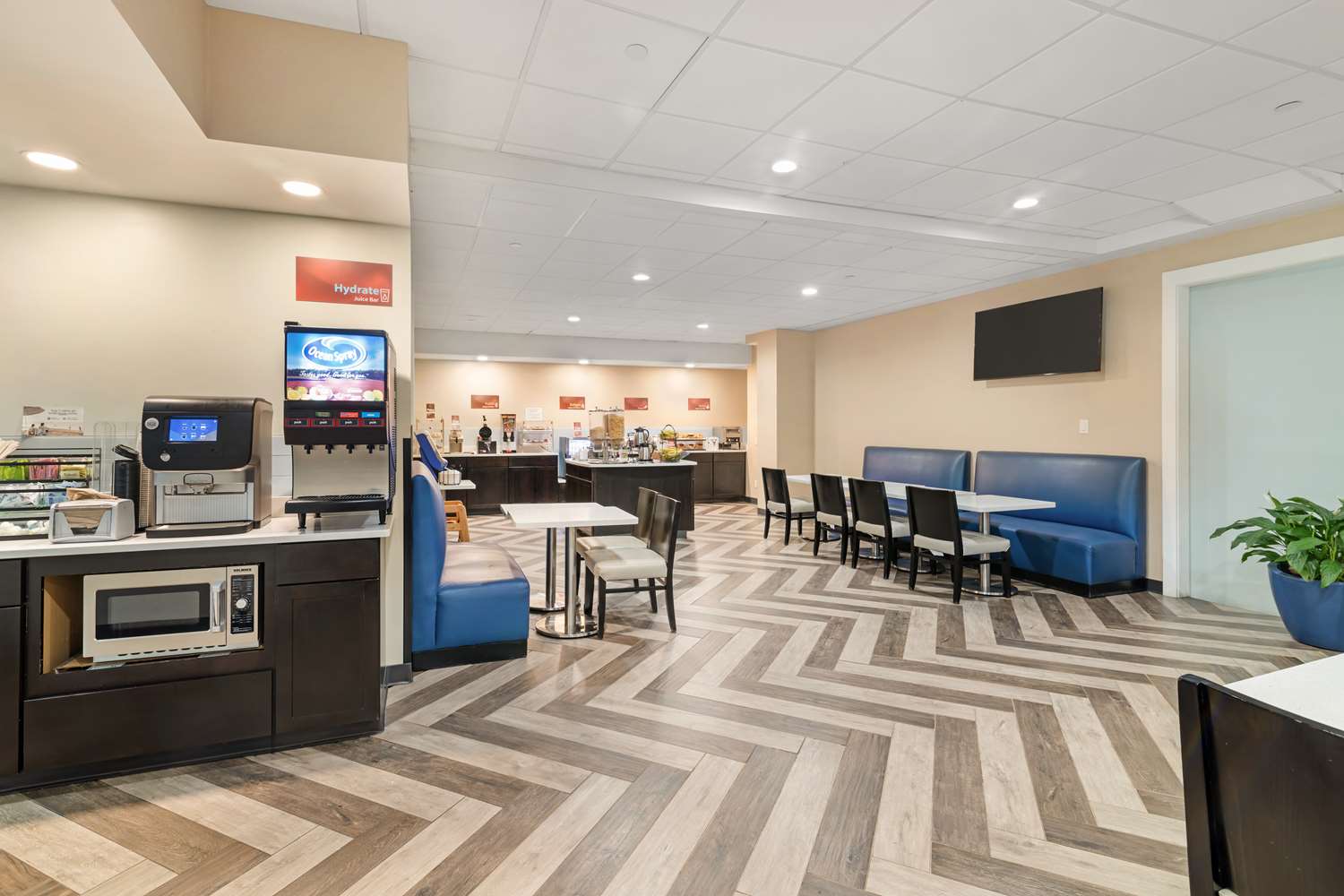 Best Western Plus Landmark Inn 39/43