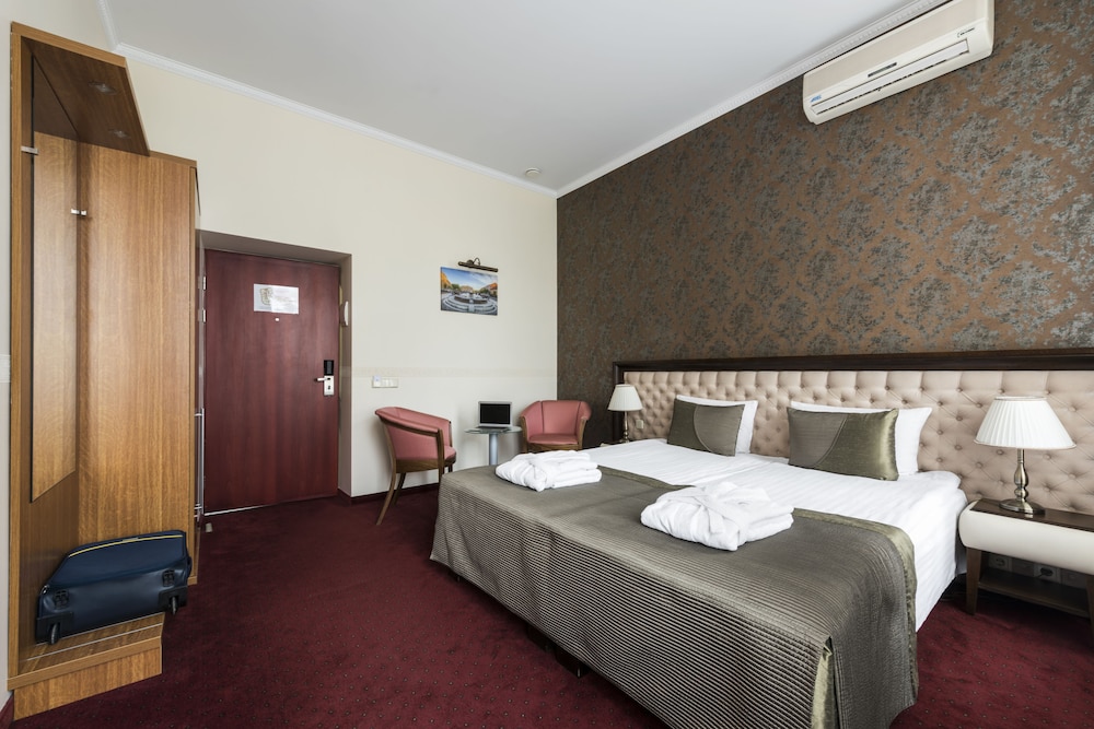 Congress Hotel 14/49