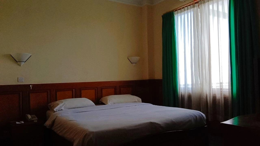 غرفة قياسية بإطلالة على المسبح للمدخنين، Sapadia Hotel Rokan Hulu 2/4