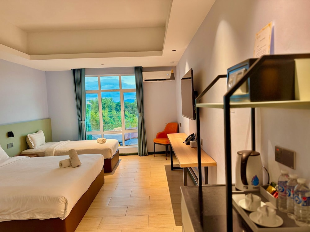 Wing Tat Grand Hotel 18/23