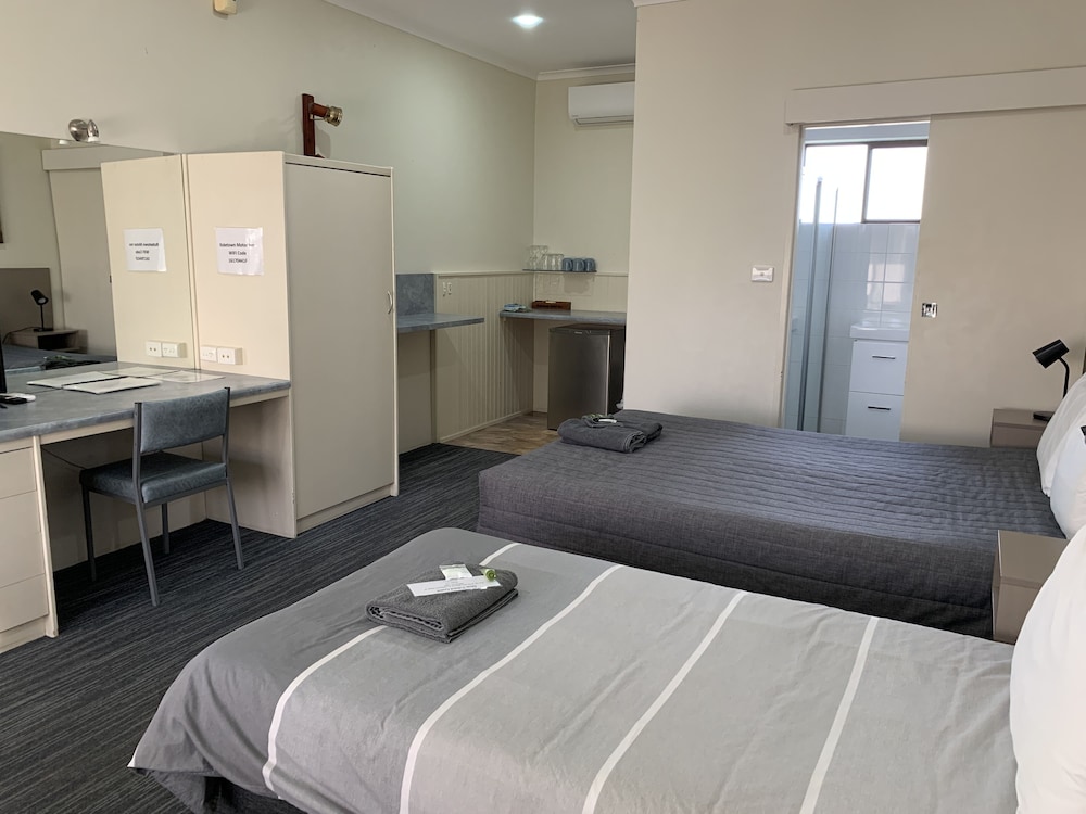 Robetown Motor Inn And Apartments 18/80