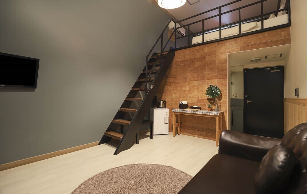 Hotel Hue Loft 30/50