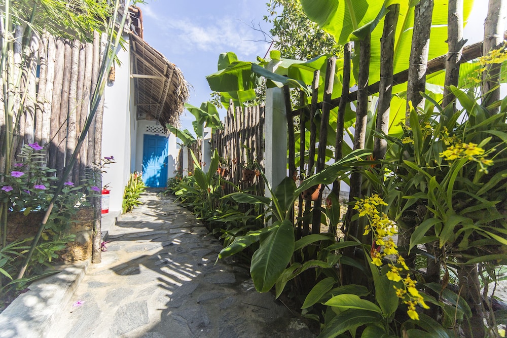 Cashew Tree Bungalow 60/65