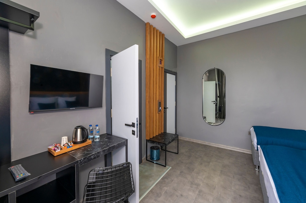 Melanj Airport Hotel 30/46