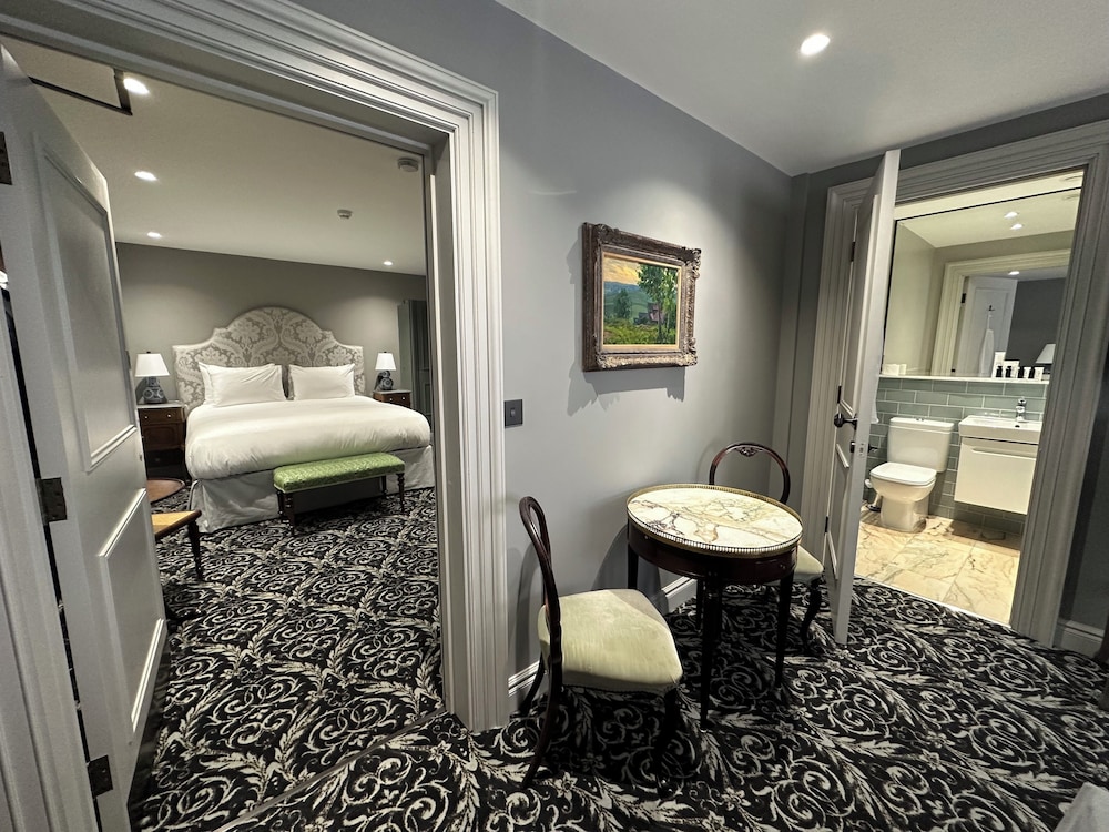 No 30 Knightsbridge 49/53