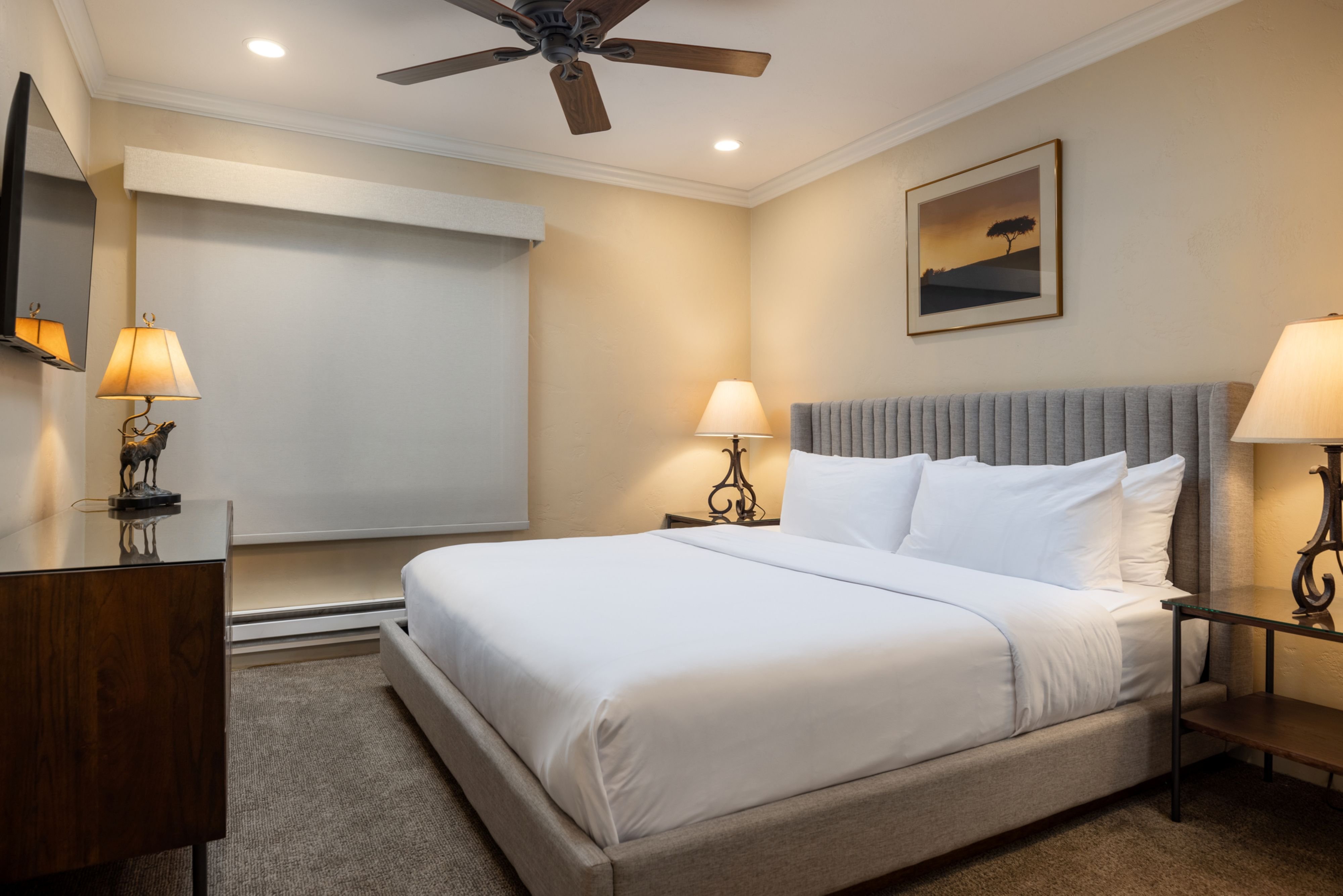 Montaneros Condominiums 9/50