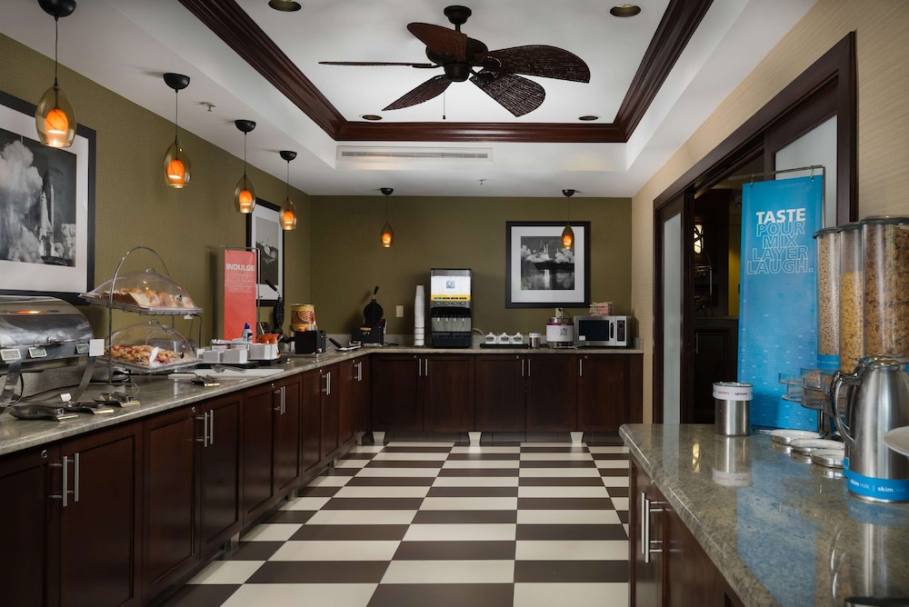 Hampton Inn Titusville I 95 Kennedy Space Centre 12/37