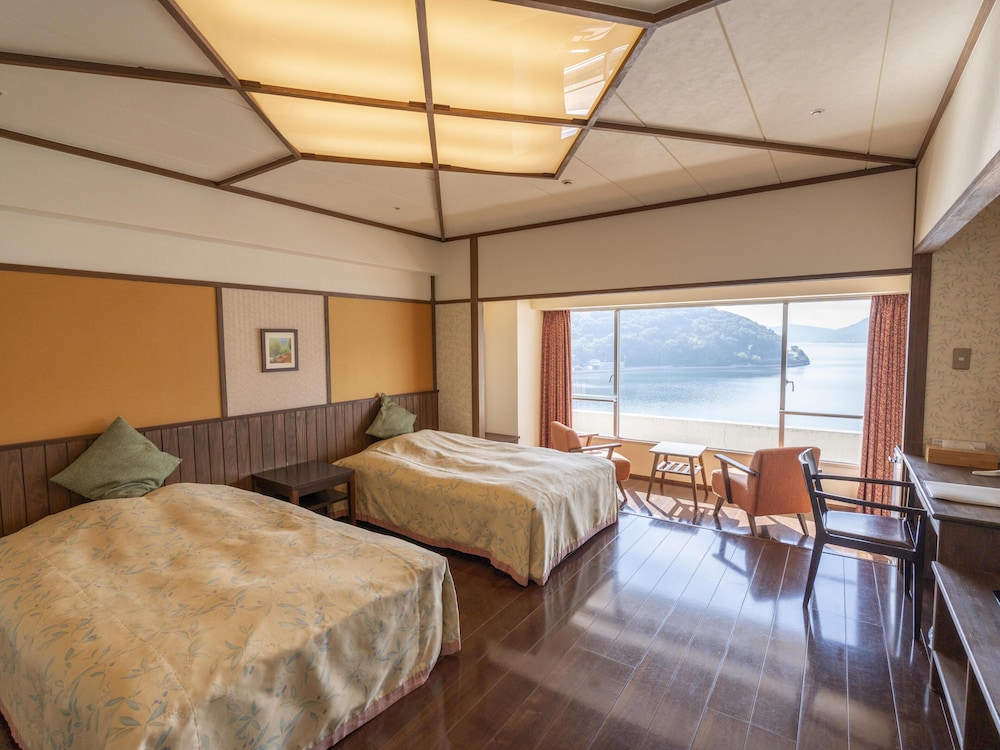 BAY RESORT HOTEL SHODOSHIMA 29/68