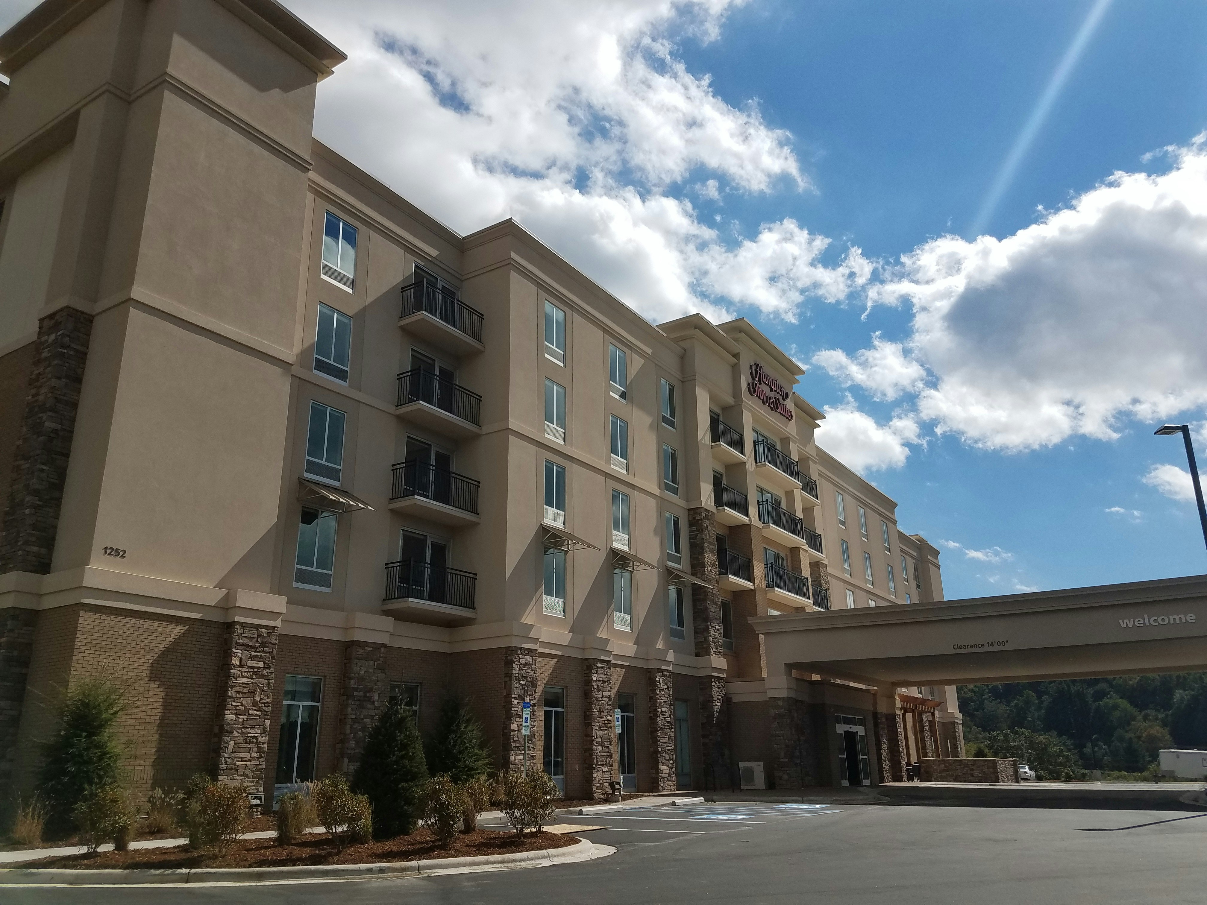Hampton Inn & Suites Boone 6/55