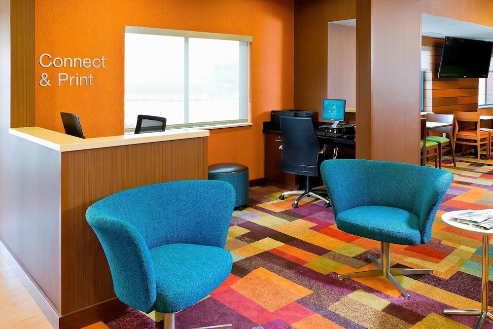 Fairfield Inn Suites Lexington Keeneland Airport 13/21