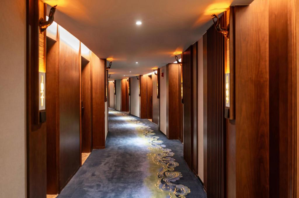 SSAW Boutique Hotel (Jiefangbei Hongya Cave Branch) 77/79