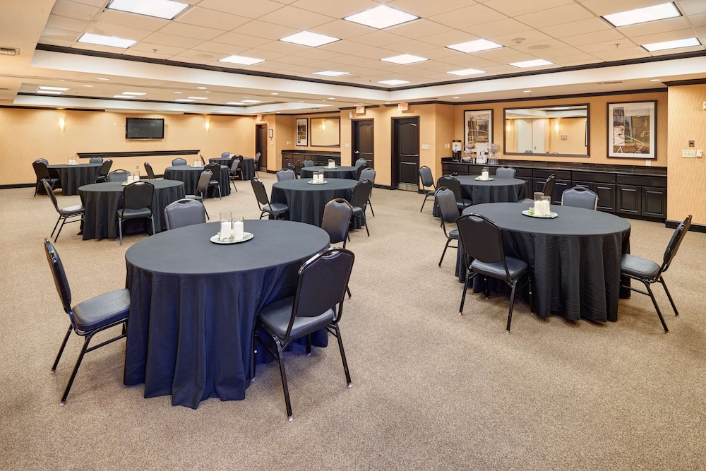 Hampton Inn and Suites Longview North 22/36