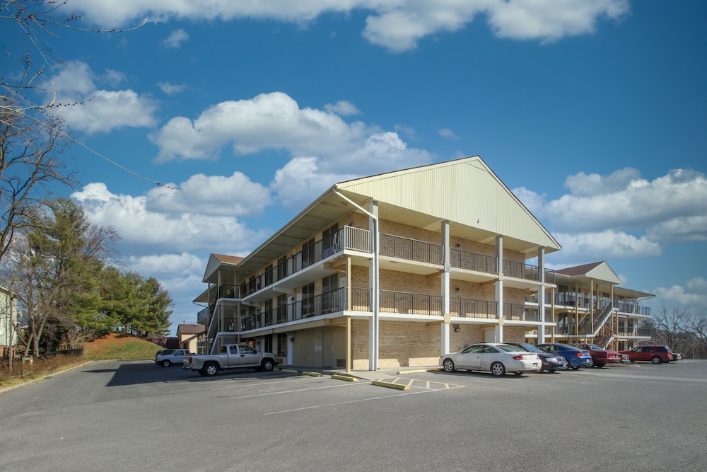 APM Inn & Suites 2/54
