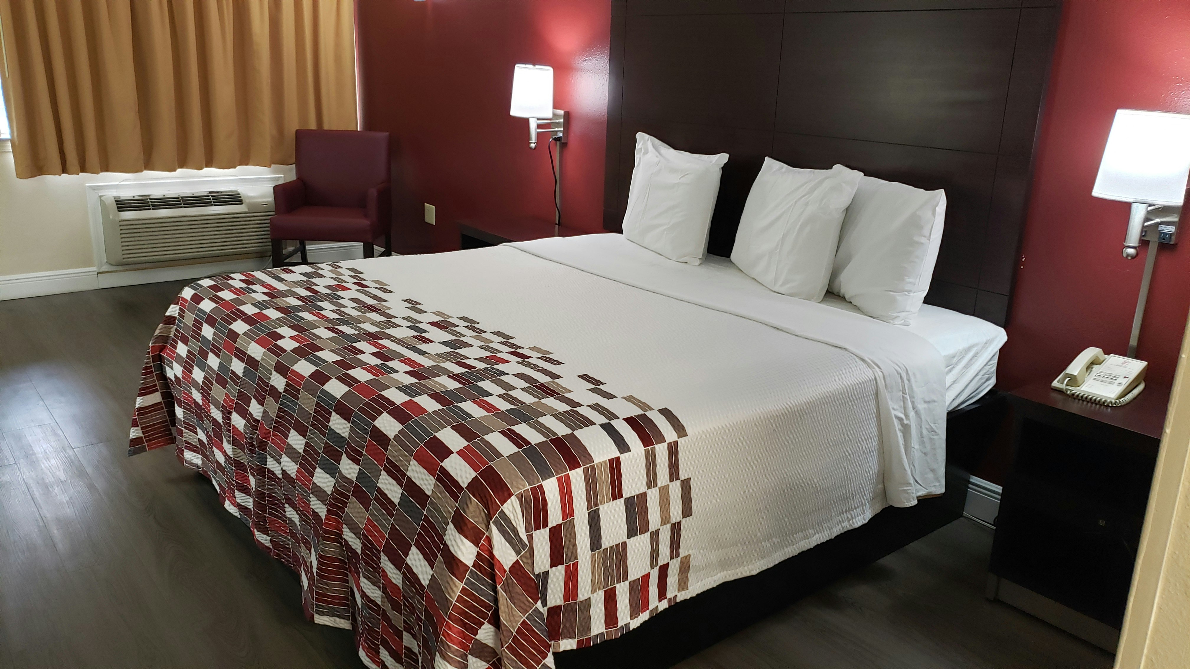 جناح بسرير كينج
