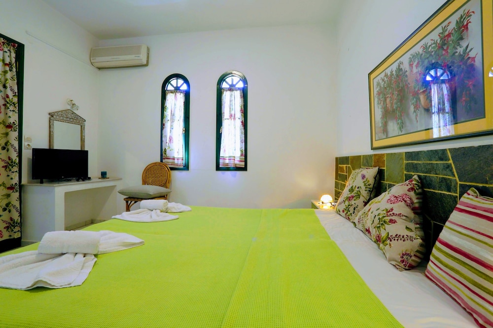 Aquarius Agia Pelagia 15/22