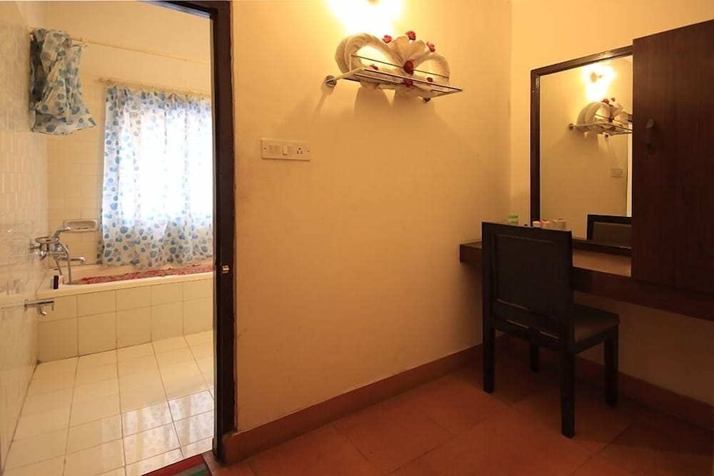ANAND PALACE HOTEL 8/42