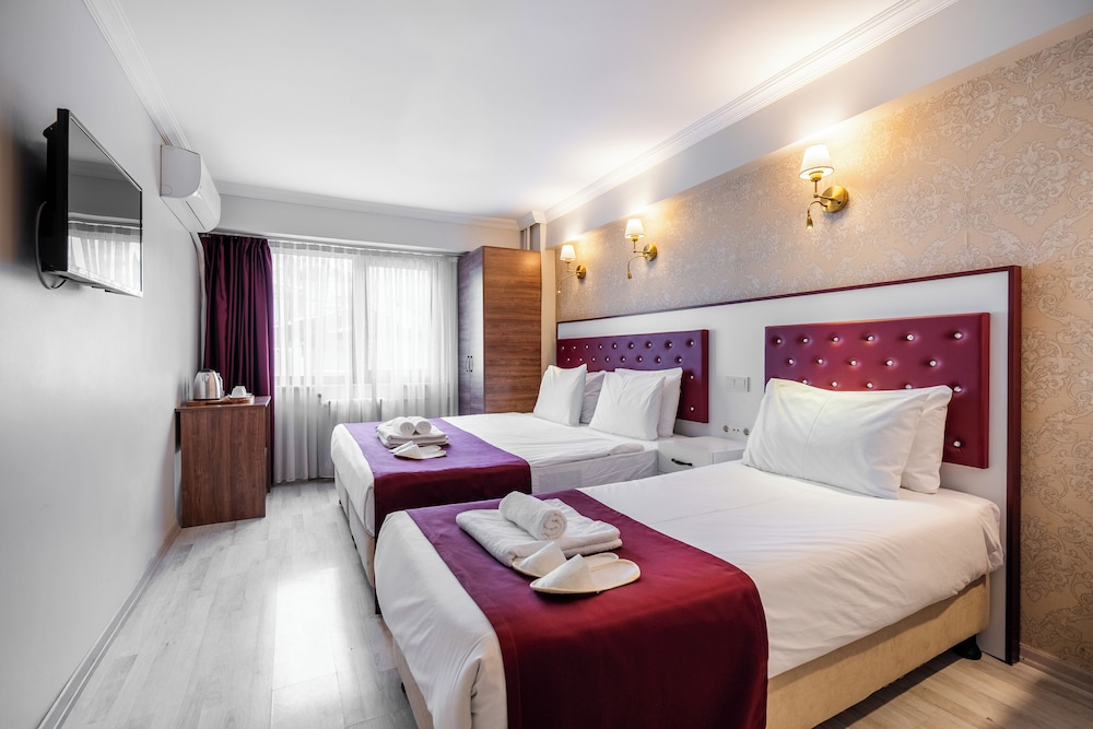 Cihangir Palace Hotel 46/69