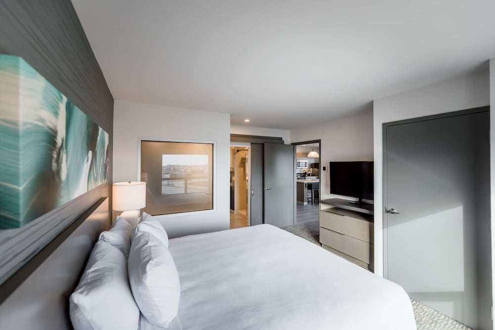 Hyatt House Winnipeg-South/Outlet Collection 6/32