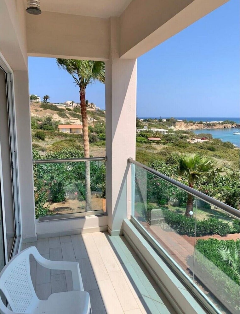 Saradari Beach Hotel 24/50