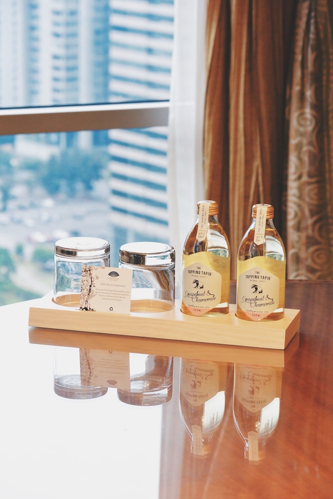 Mandarin Oriental Kuala Lumpur 70/83