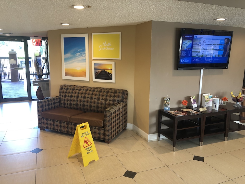 Days Inn By Wyndham Columbus 33/54