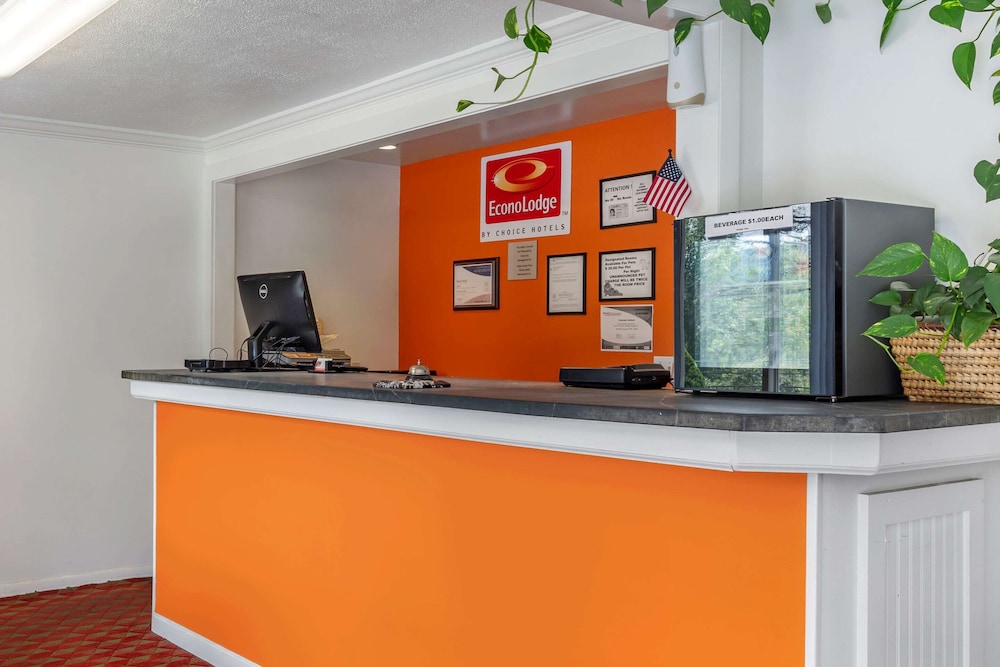 Econo Lodge Lee - Great Barrington 16/65