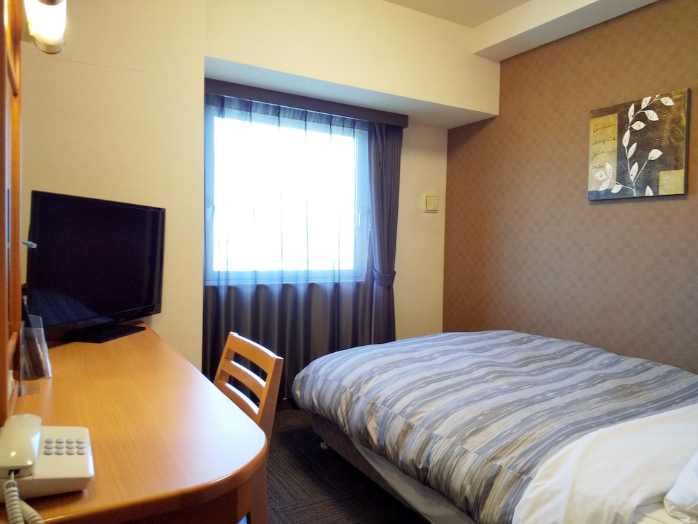 ROOM, SINGLE