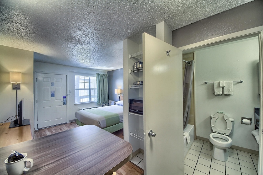 Studio 6 Extended Stay - San Antonio, TX - Medical Center 59/60