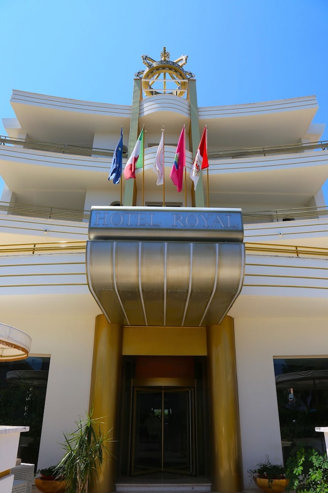 Hotel Royal 3/25