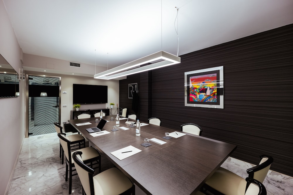 Raffaello Hotel 38/50