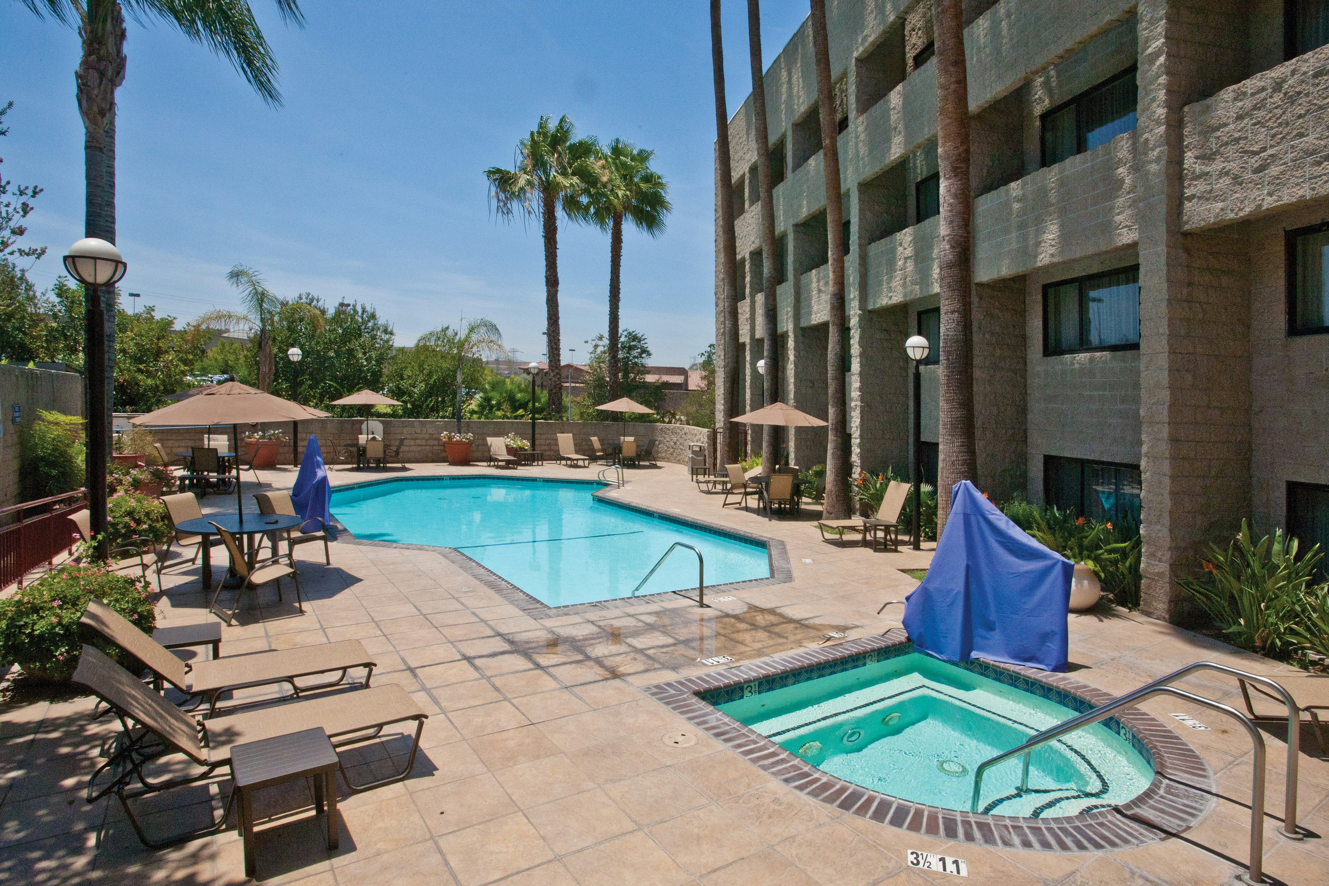 DoubleTree by Hilton Hotel Los Angeles Rosemead 40/42
