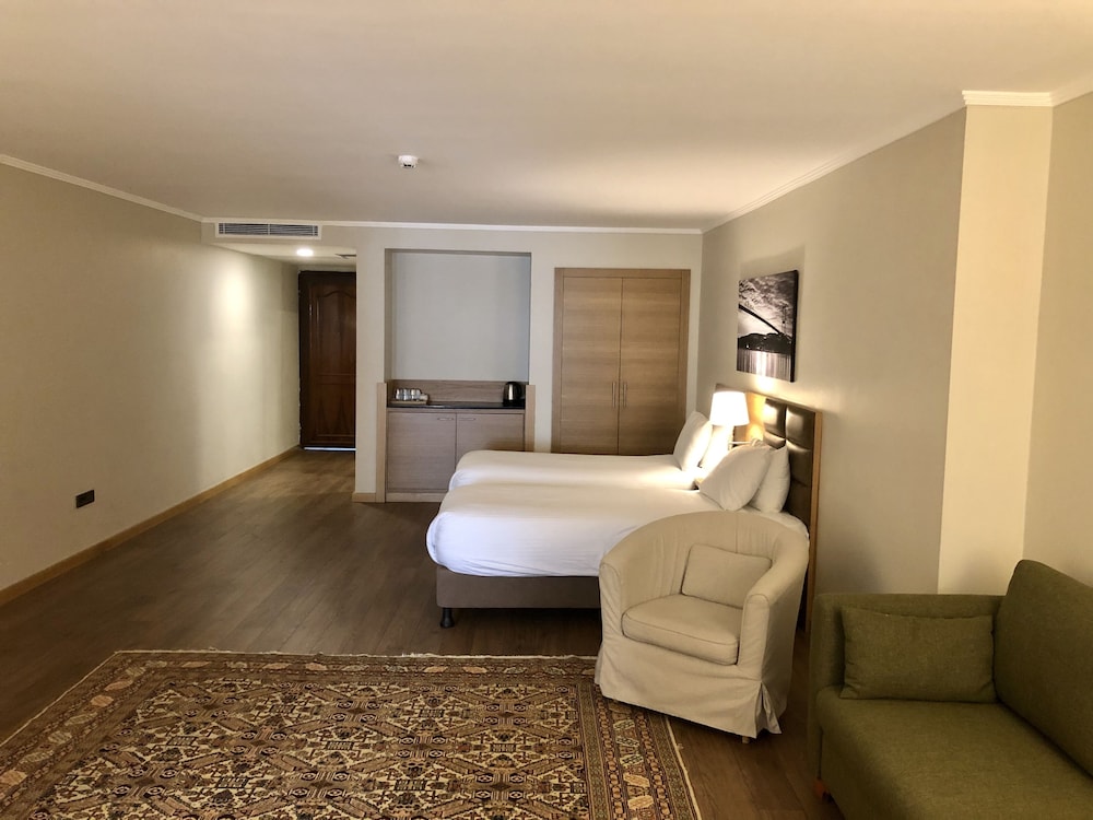 Hotel Fehmi Bey 19/75