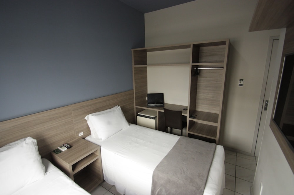 KENNEDY SLIM HOTEL 13/63