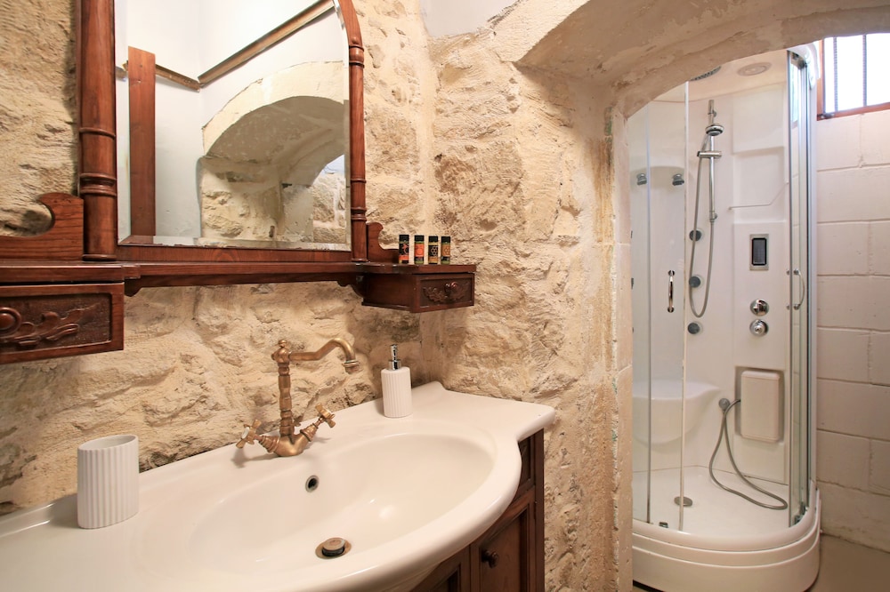 KAMILARI PASIPHAE VILLA 52/60