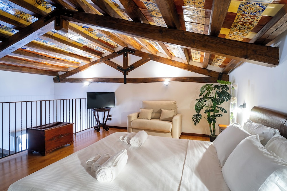 GRAND HOTEL LA BATIA 53/60
