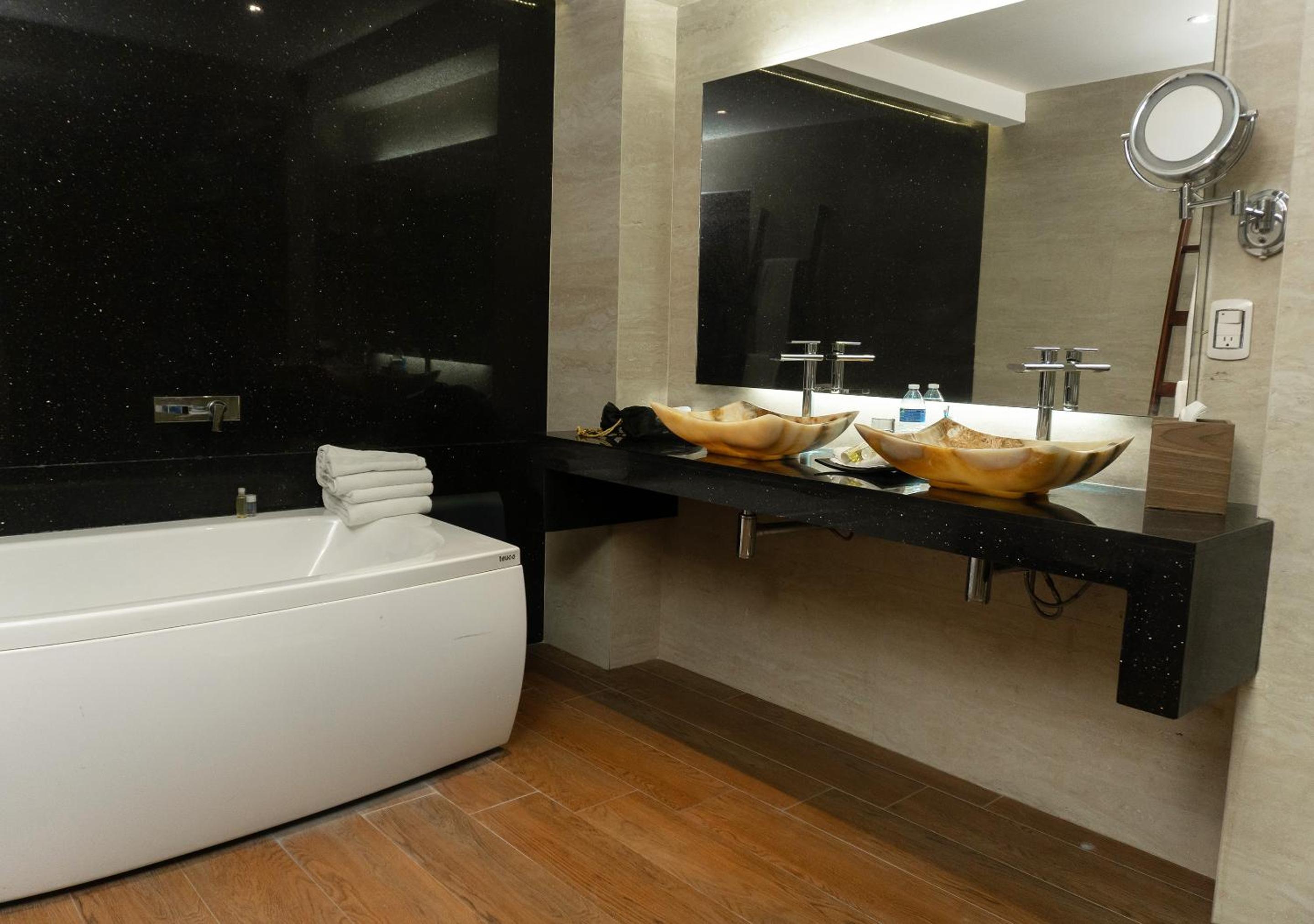 Master Suite، Hotel Victoria Poza Rica 8/10