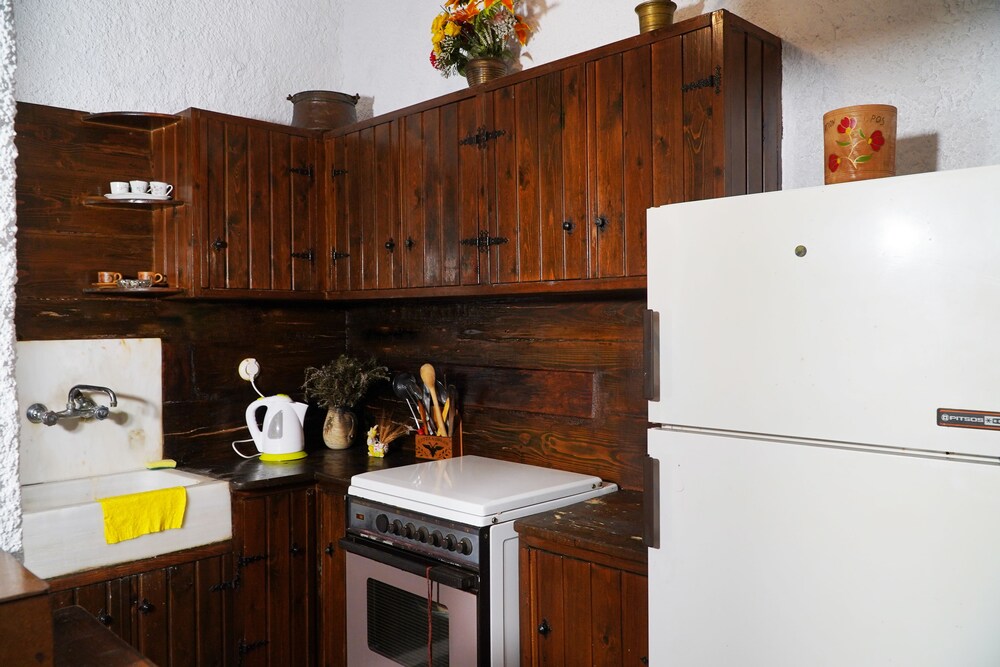 Vasilaras Hotel 8/50