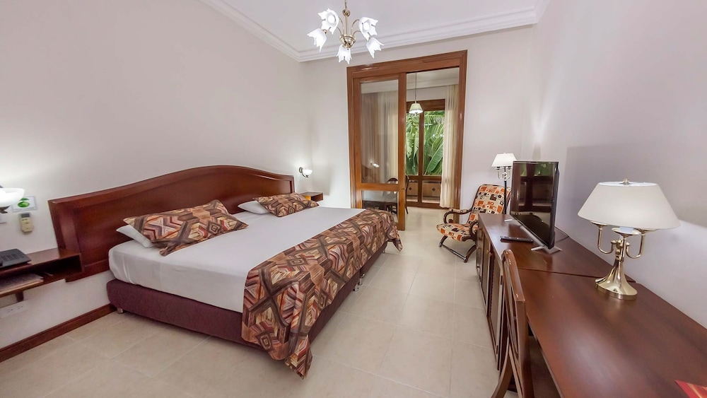 Hotel Guadalajara Buga 10/40