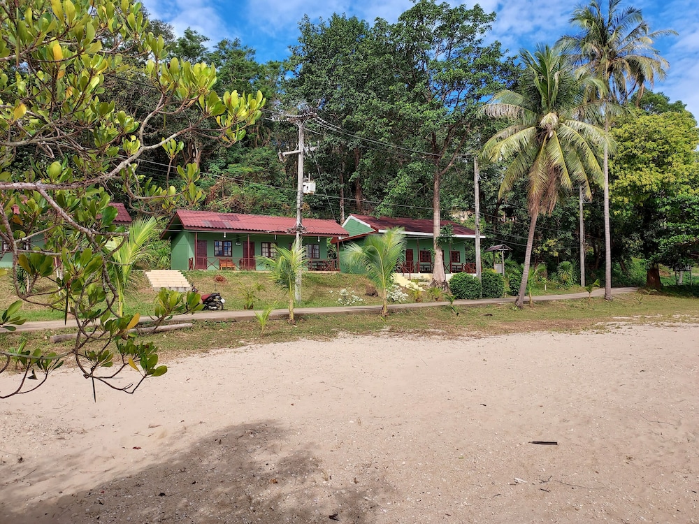 Cliff Cottage Resort 65/75