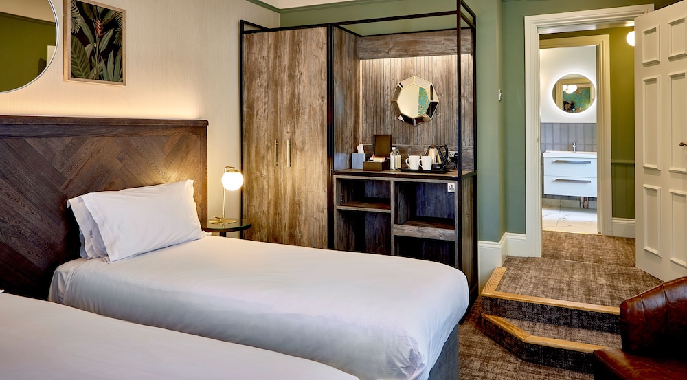 Boutique, Double or Twin Bed
