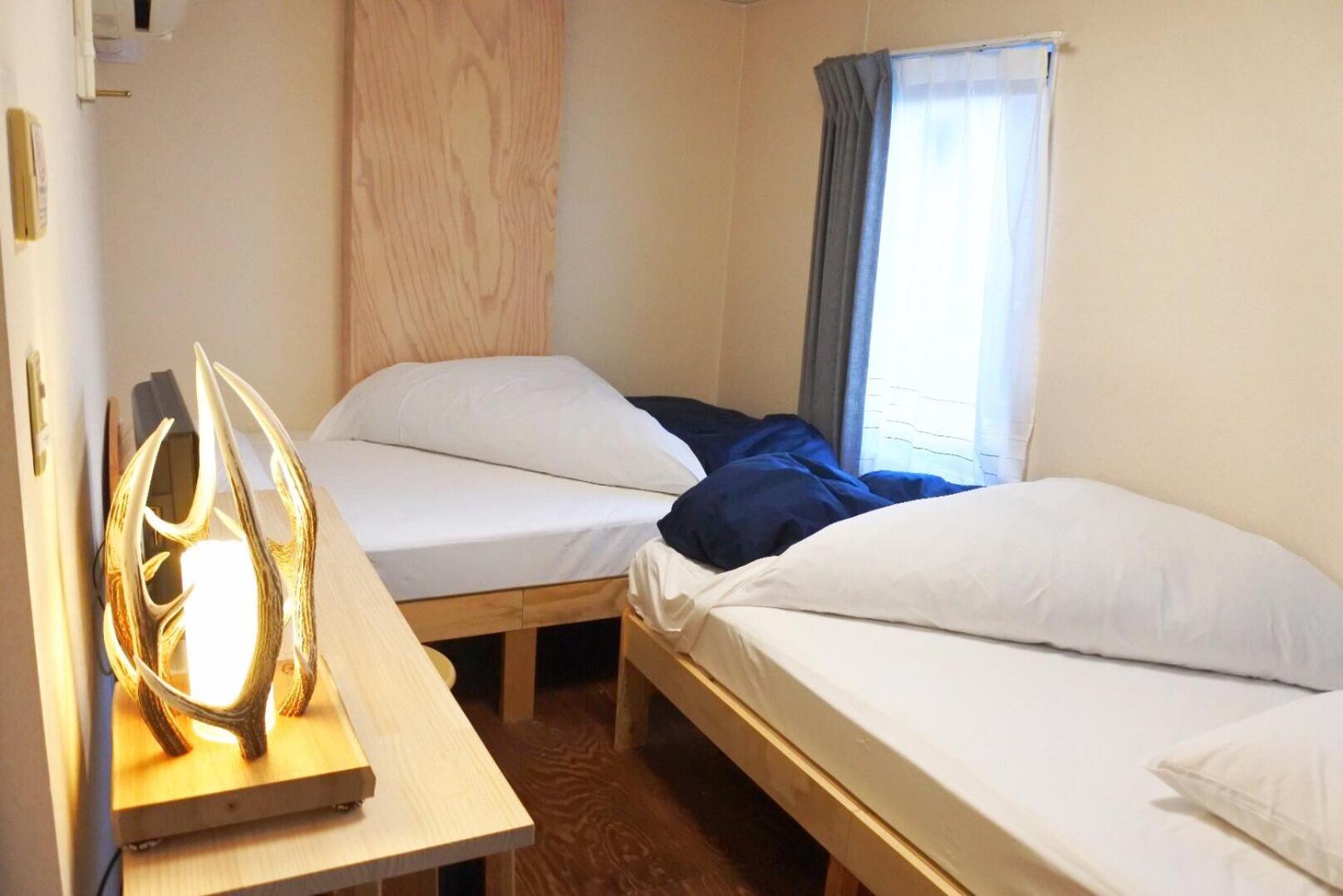 Room, Twin Beds