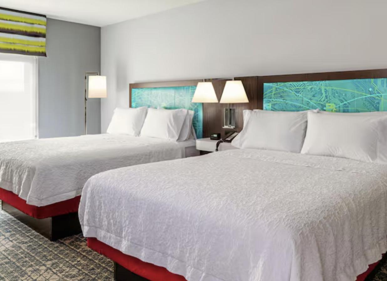 Hampton Inn Manitowoc 2/6
